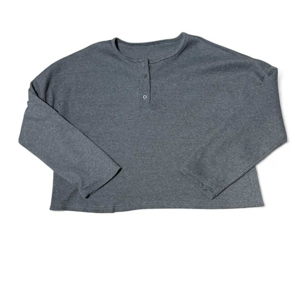 Grey long sleeve crop button up top‎